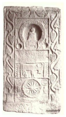 Estela dedicada a Annia Buturra (Museo de Navarra)