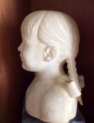 Busto de Maite Zubiaur Carreño, de Juan Miguel Echeverría San Martín