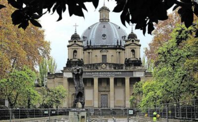 Monumento a los Caídos. Plaza de la Libertad. Pamplona (Foto: Diario de Navarra 8.3.2025)